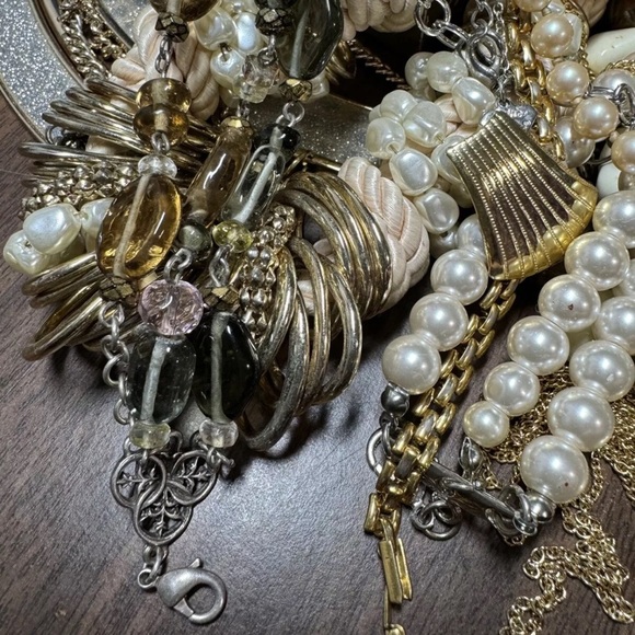 1.5 LBs High End signature jewelry lot~ signed it unsigned~ mostly wearable - Picture 5 of 6